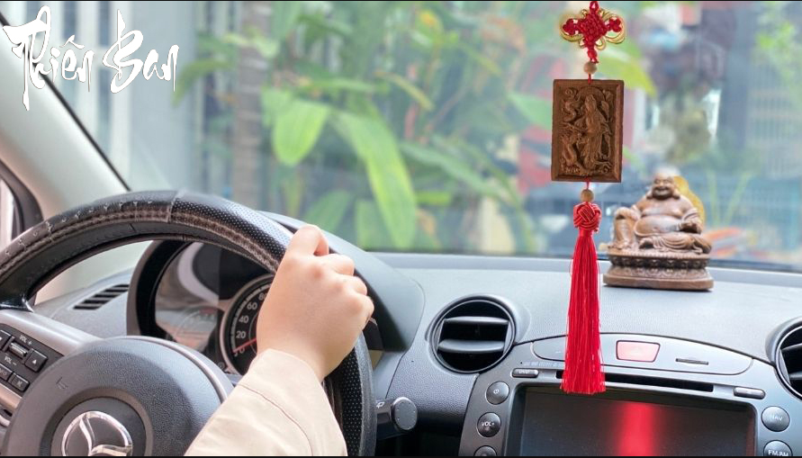 Sử dụng Trầm Hương để khử mùi trên ô tô.png
